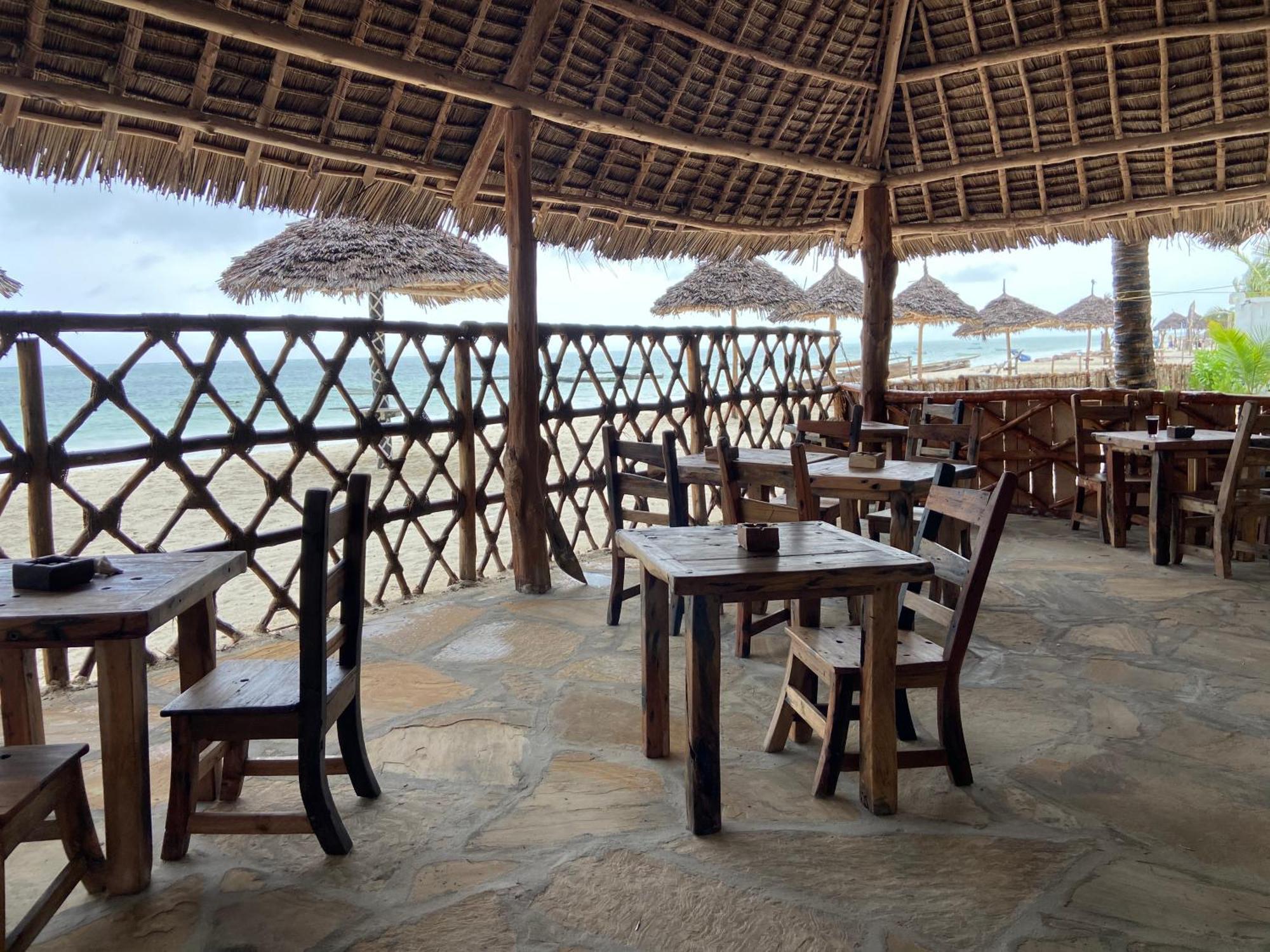Waka Waka Acomodação com café da manhã Pwani Mchangani Exterior foto